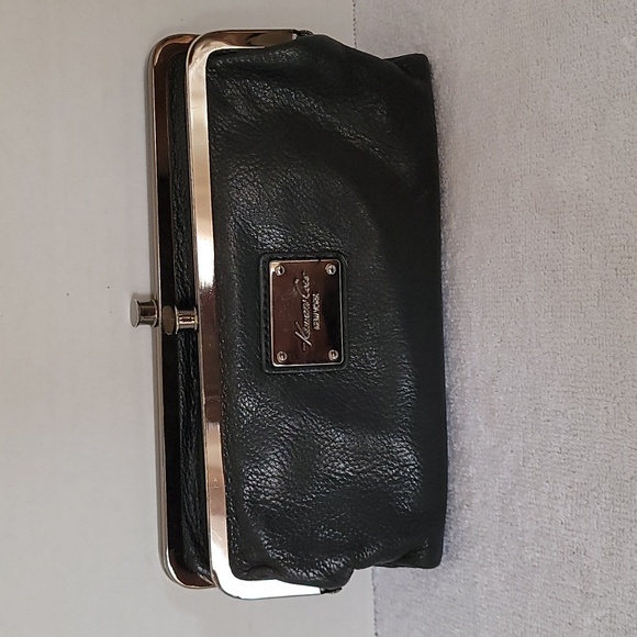 Kenneth Cole Handbags - Kenneth Cole black leather magnetic close clutch